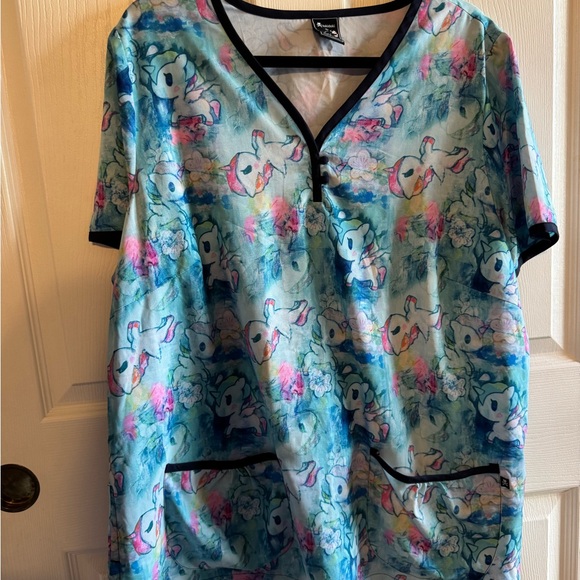 Tokidoki Watercolor Unicorno Print Scrub Top size 2X - Picture 3 of 9
